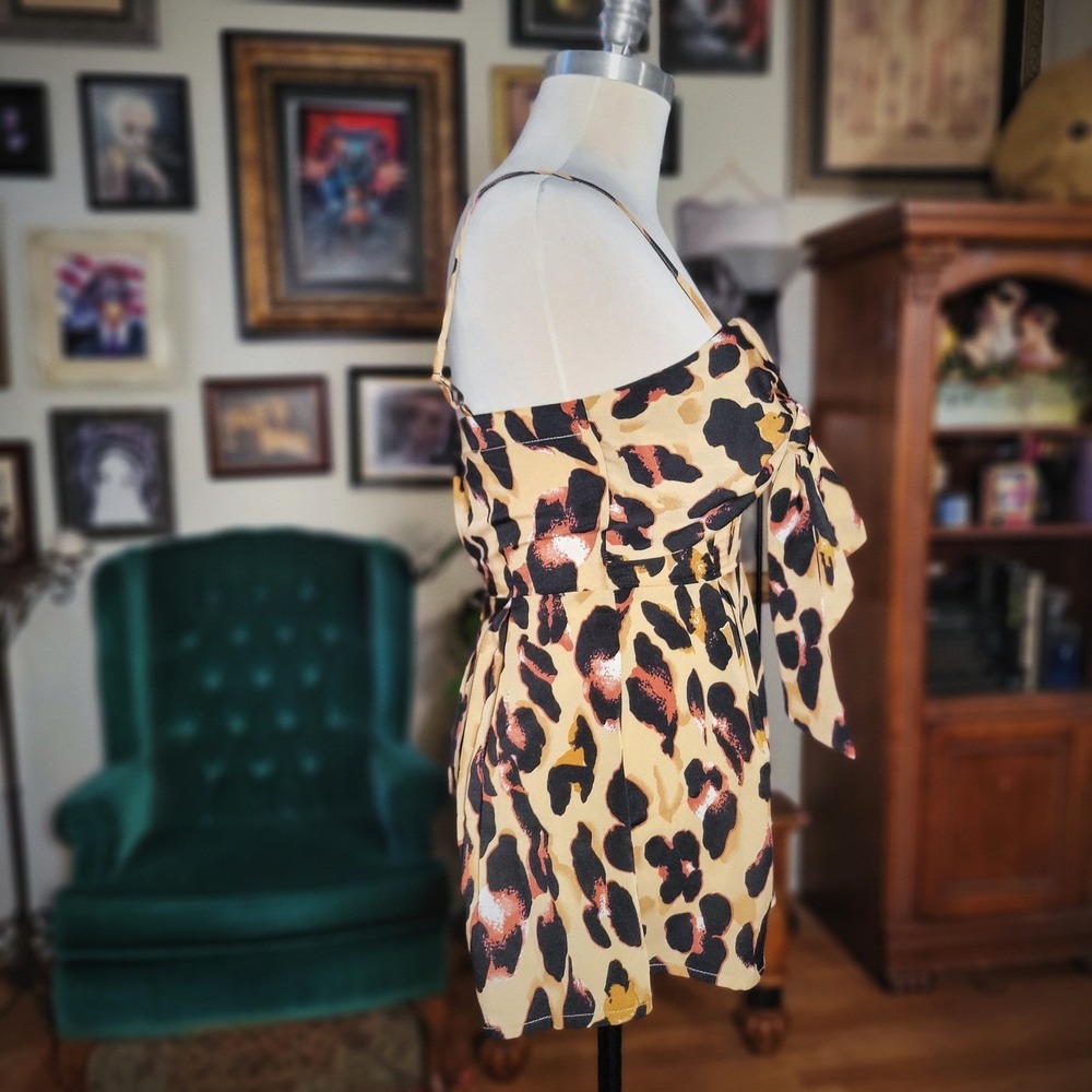 Kittenish Leopard Romper XS Jessie James Decker Bow Front Animal Print Cutout - Picture 3 of 7